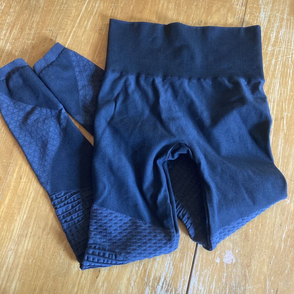 SPANX LOOK AT ME NOW MOTO LEGGINGS Women’s Textured Ankle Size S Indigo Sky